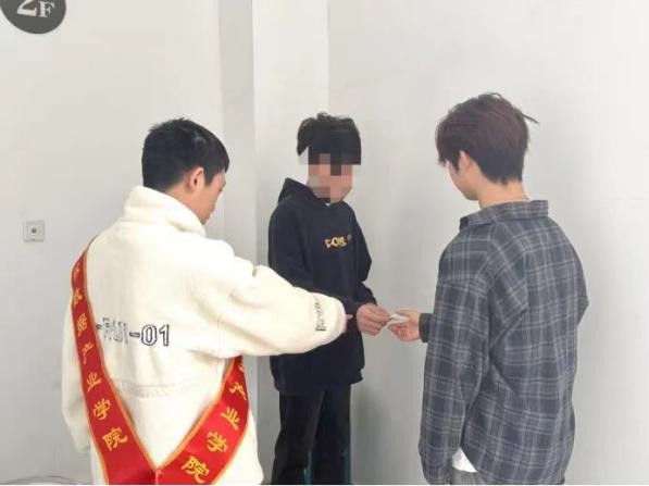 图片23.jpg 图片23.jpg