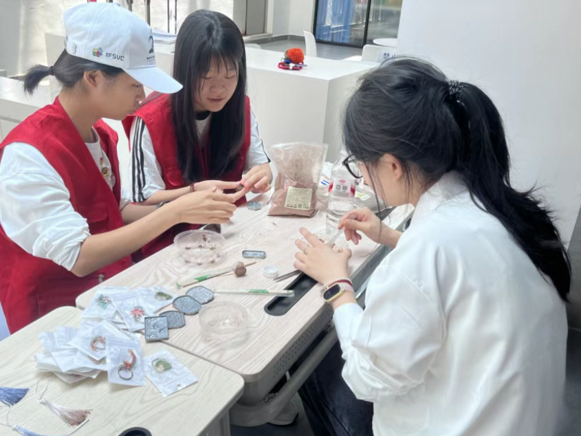 屏幕截图 2025-06-16 184155.png 屏幕截图 2025-06-16 184155.png